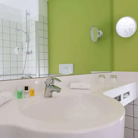 Hotel Wyndham Garden Centre Koenigsallee 4*
