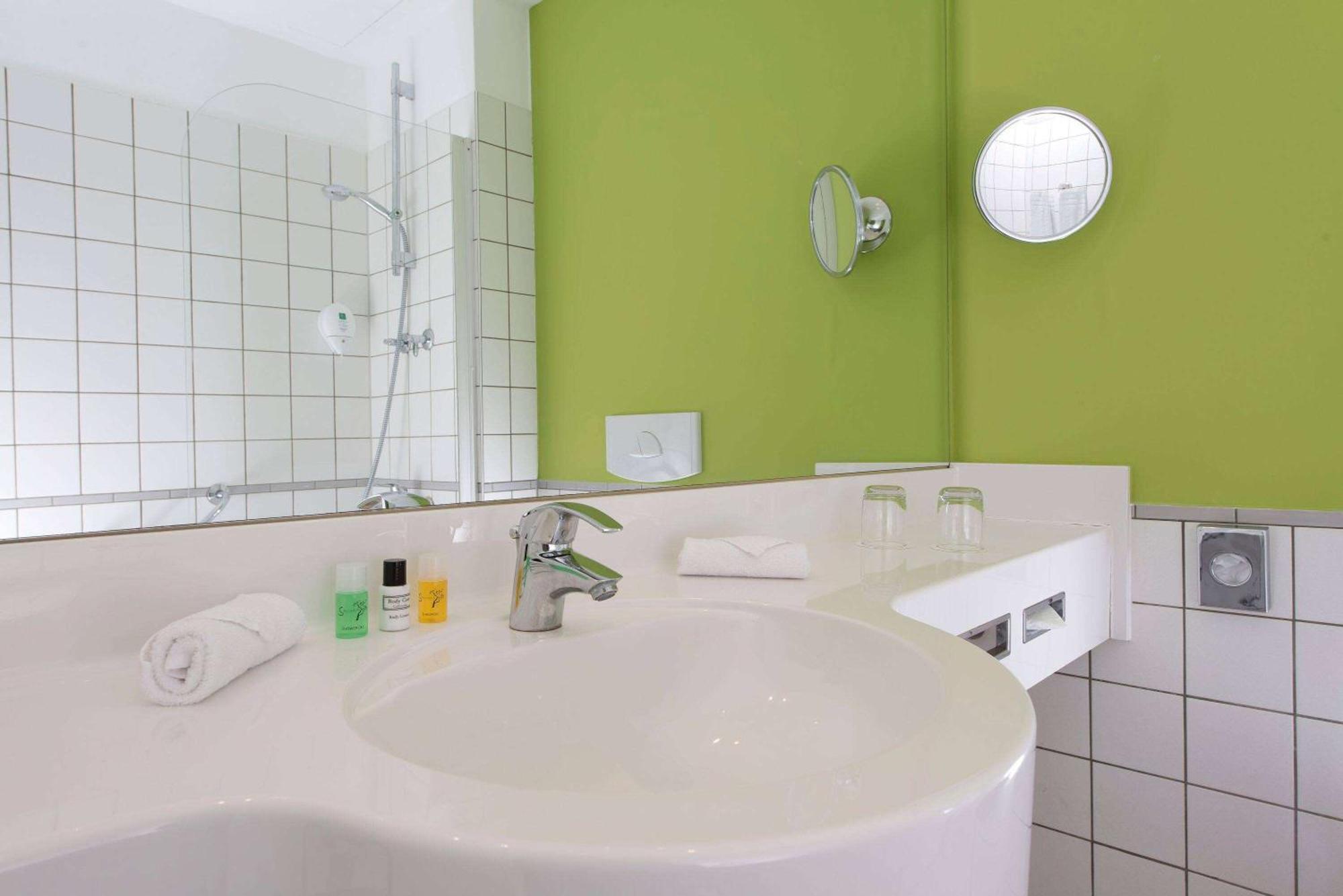 Hotel Wyndham Garden Centre Koenigsallee 4*