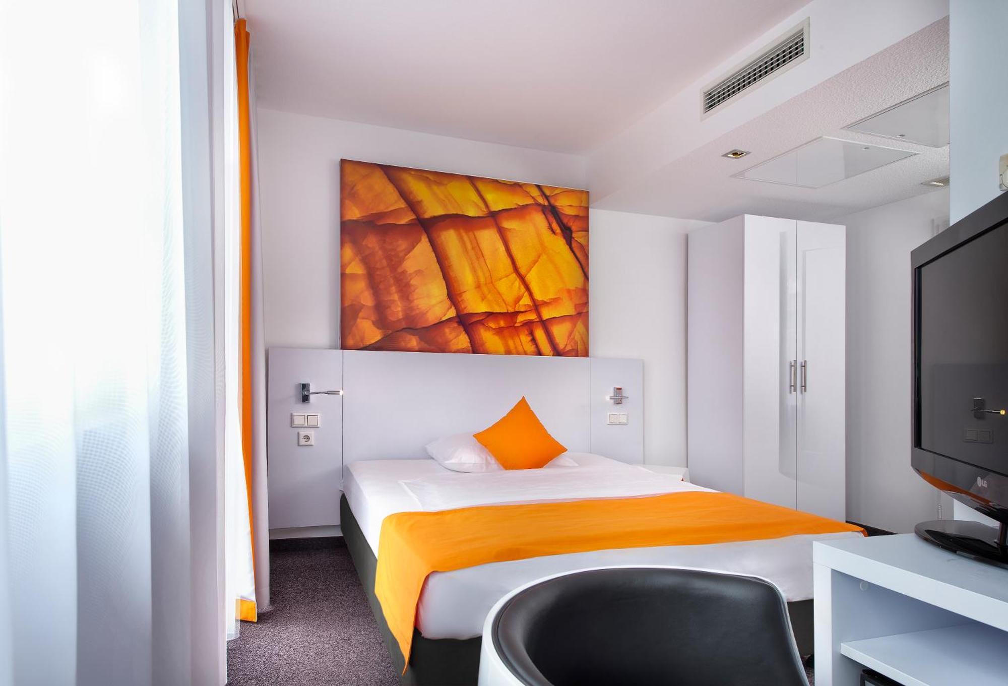 Hotel Wyndham Garden Centre Koenigsallee 4*